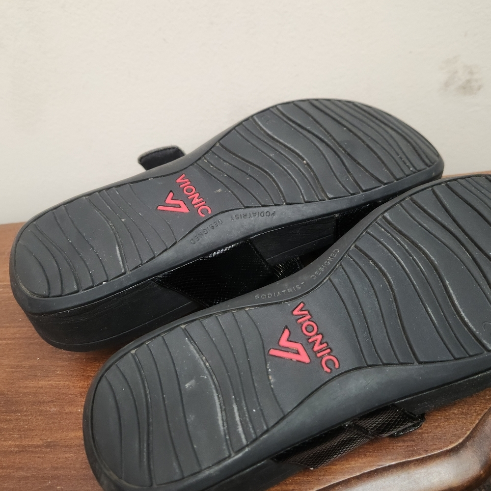Vionic sandals size 9 - Picture 4 of 5
